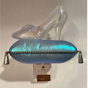 Bath and body works. Disney collection. Cinderella’s slipper wallflower plug in